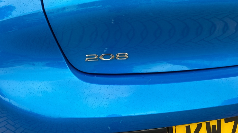 Peugeot 208 1.2 PureTech 130 Allure 5dr EAT8 Petrol Hatchback - Image 40