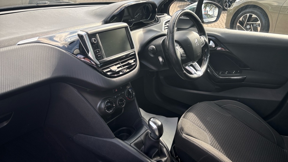 Peugeot 208 1.2 PureTech Allure Premium 5dr [Start Stop] Petrol Hatchback - Image 9