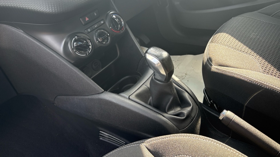 Peugeot 208 1.2 PureTech Allure Premium 5dr [Start Stop] Petrol Hatchback - Image 13