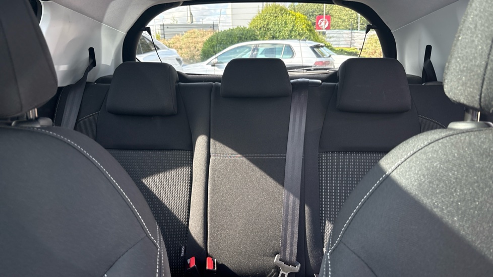 Peugeot 208 1.2 PureTech Allure Premium 5dr [Start Stop] Petrol Hatchback - Image 15