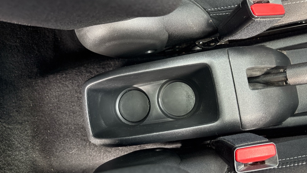 Peugeot 208 1.2 PureTech Allure Premium 5dr [Start Stop] Petrol Hatchback - Image 36
