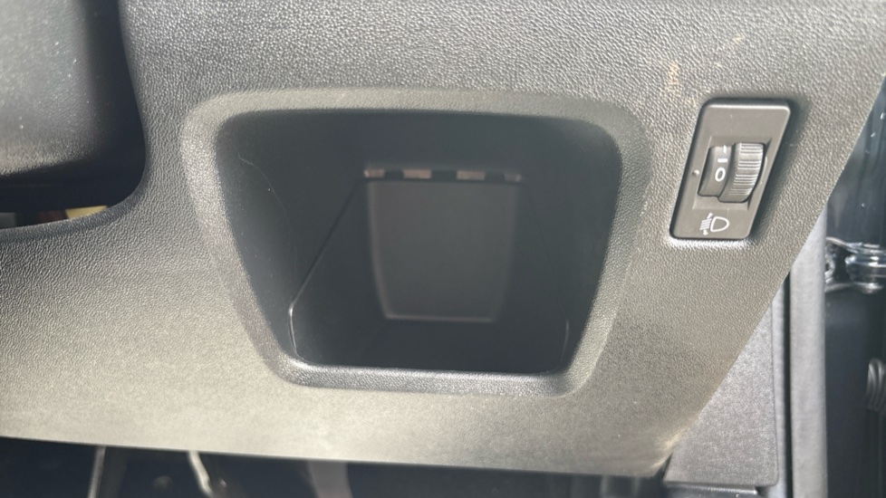 Peugeot 208 1.2 PureTech Allure Premium 5dr [Start Stop] Petrol Hatchback - Image 42