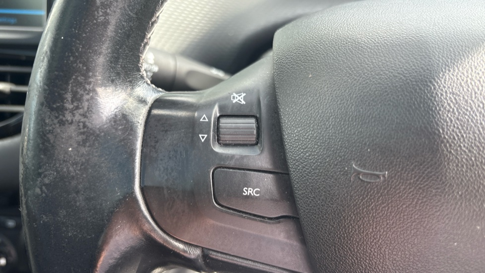 Peugeot 208 1.2 PureTech Allure Premium 5dr [Start Stop] Petrol Hatchback - Image 43