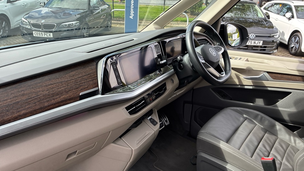 Volkswagen Multivan 1.4 TSI eHybrid Style 5dr LWB DSG Estate - Image 9