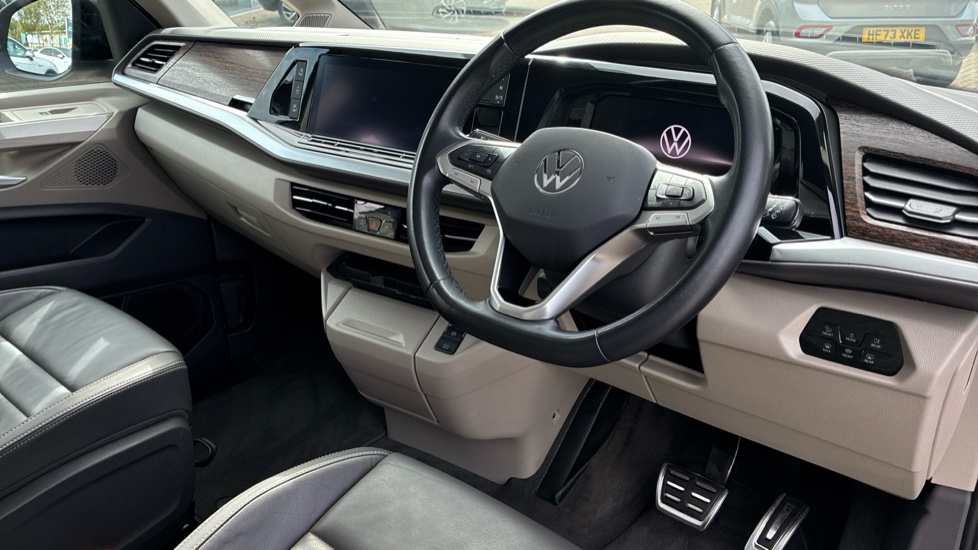 Volkswagen Multivan 1.4 TSI eHybrid Style 5dr LWB DSG Estate - Image 11