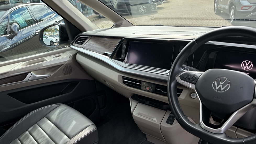 Volkswagen Multivan 1.4 TSI eHybrid Style 5dr LWB DSG Estate - Image 14