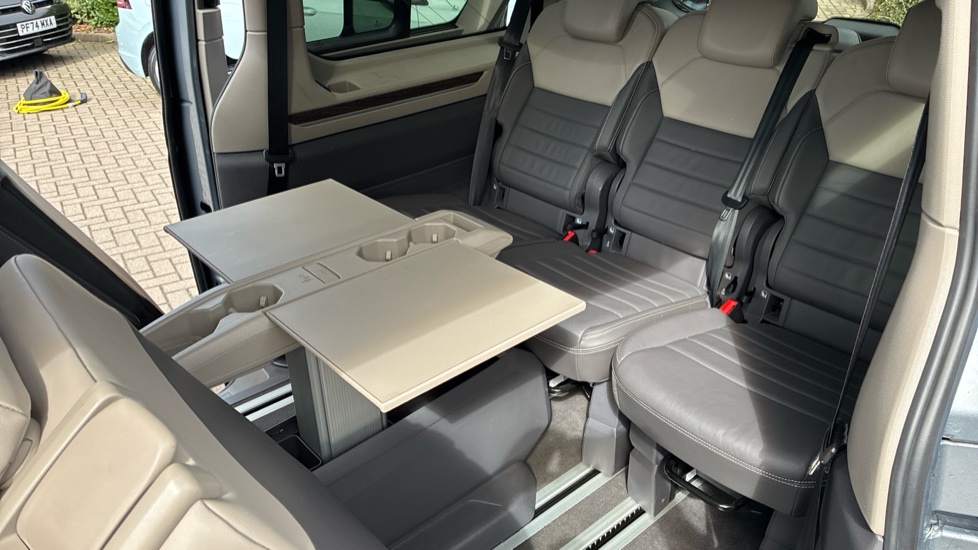 Volkswagen Multivan 1.4 TSI eHybrid Style 5dr LWB DSG Estate - Image 37