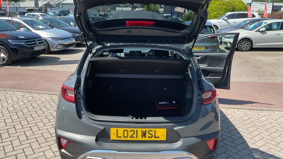 Kia Stonic 1.0T GDi 48V GT-Line 5dr Petrol Estate - Image 4