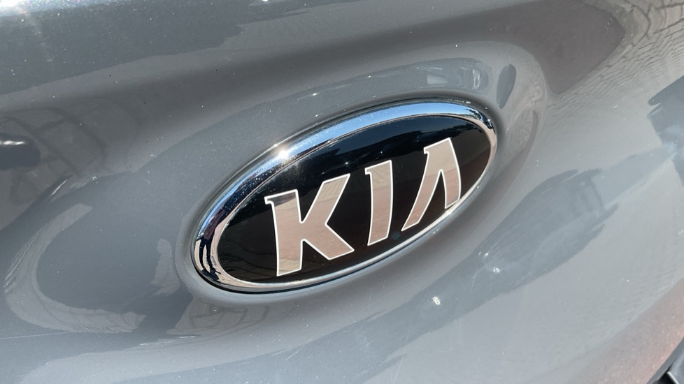 Kia Stonic 1.0T GDi 48V GT-Line 5dr Petrol Estate - Image 23