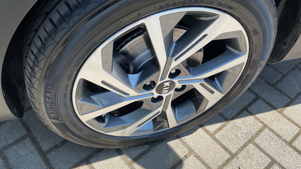 Kia Stonic 1.0T GDi 48V GT-Line 5dr Petrol Estate - Image 39