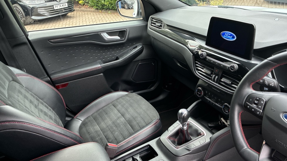 Ford Kuga 1.5 EcoBoost 150 ST-Line Edition 5dr Petrol Estate - Image 14