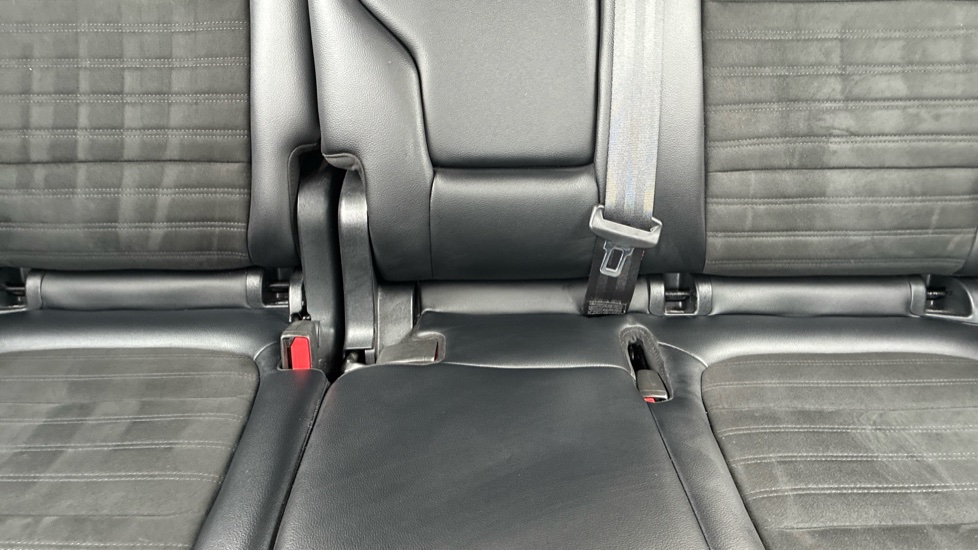 Ford Kuga 1.5 EcoBoost 150 ST-Line Edition 5dr Petrol Estate - Image 17
