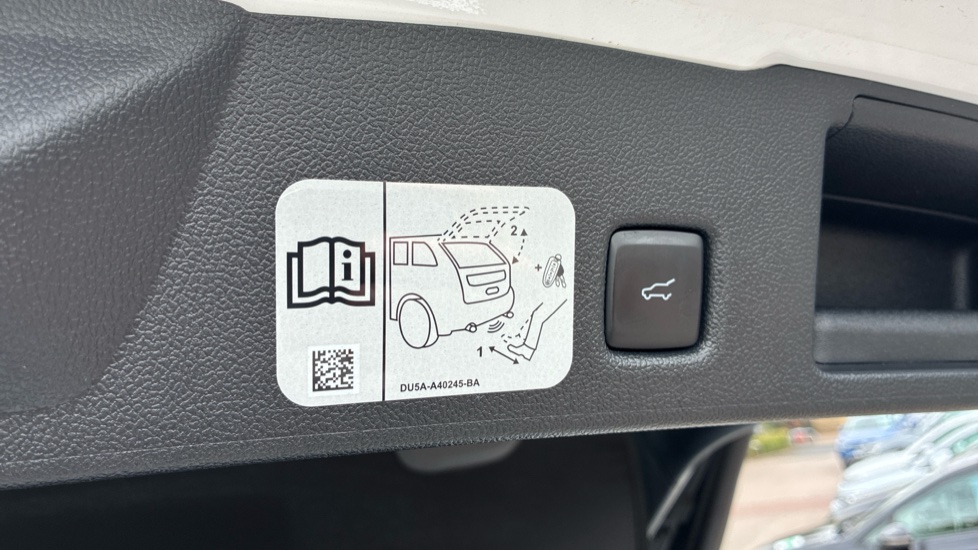 Ford Kuga 1.5 EcoBoost 150 ST-Line Edition 5dr Petrol Estate - Image 38