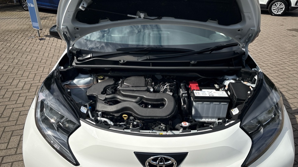 Toyota Aygo X 1.0 VVT-i Edge 5dr Petrol Hatchback - Image 8