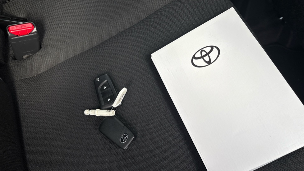 Toyota Aygo X 1.0 VVT-i Edge 5dr Petrol Hatchback - Image 19