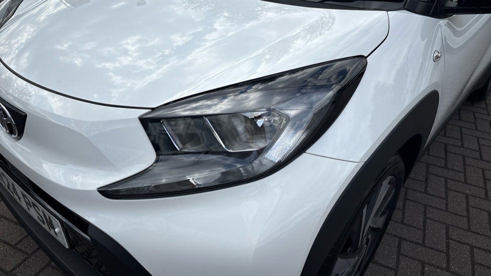 Toyota Aygo X 1.0 VVT-i Edge 5dr Petrol Hatchback - Image 26
