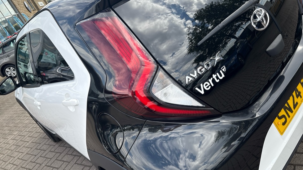 Toyota Aygo X 1.0 VVT-i Edge 5dr Petrol Hatchback - Image 29
