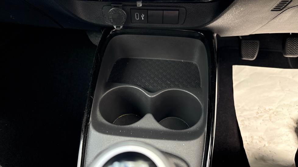 Toyota Aygo X 1.0 VVT-i Edge 5dr Petrol Hatchback - Image 30