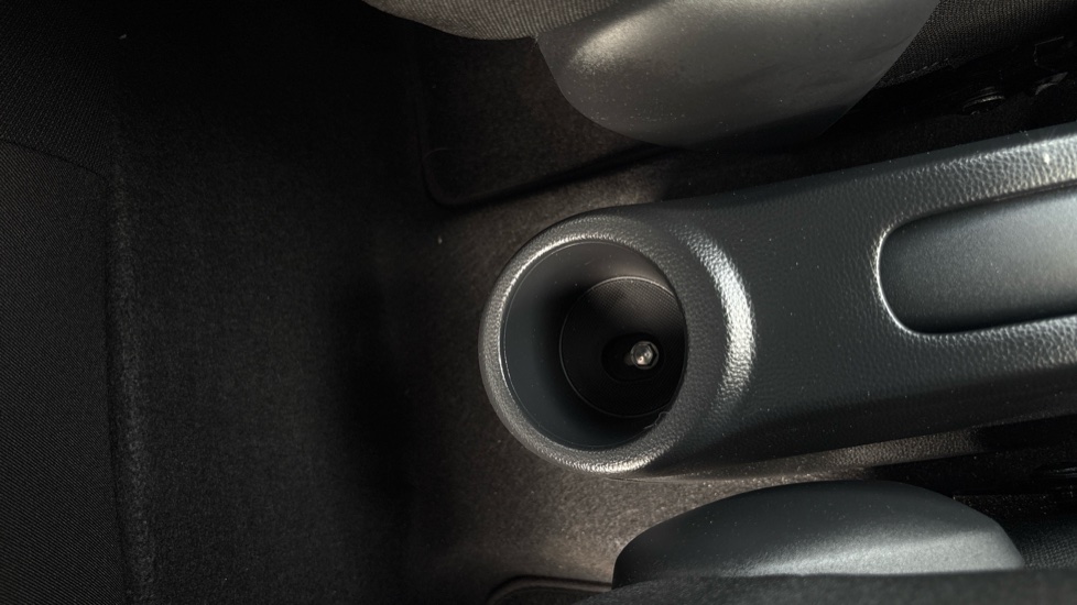 Toyota Aygo X 1.0 VVT-i Edge 5dr Petrol Hatchback - Image 31