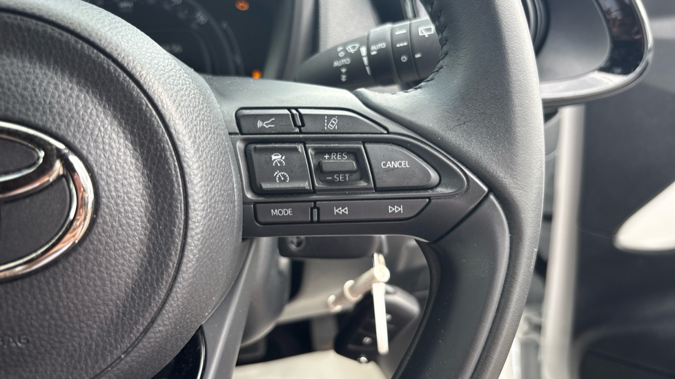 Toyota Aygo X 1.0 VVT-i Edge 5dr Petrol Hatchback - Image 35