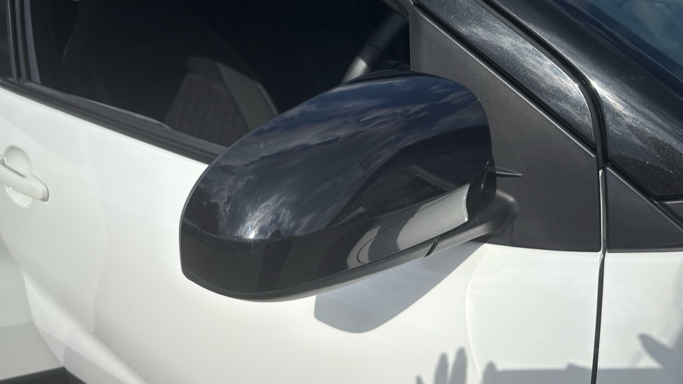 Toyota Aygo X 1.0 VVT-i Edge 5dr Petrol Hatchback - Image 39