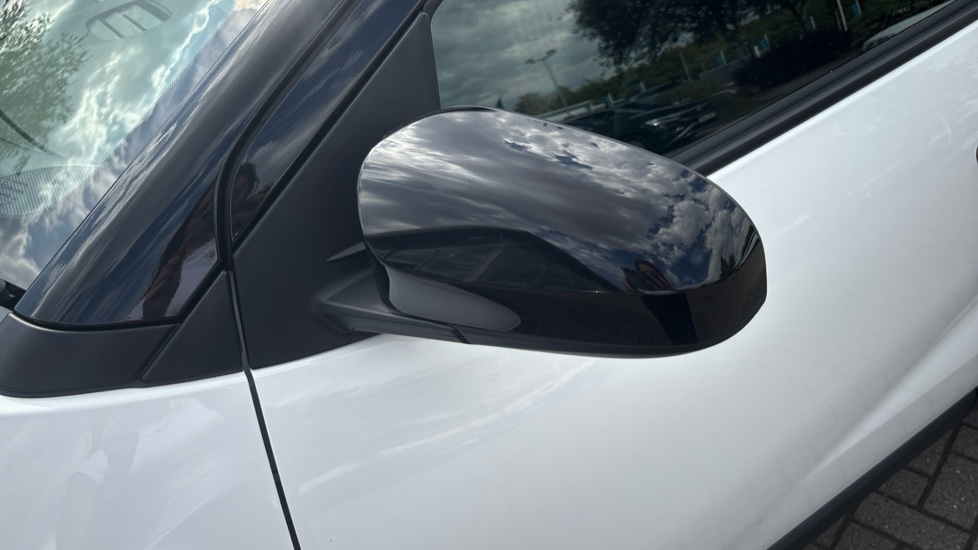 Toyota Aygo X 1.0 VVT-i Edge 5dr Petrol Hatchback - Image 40