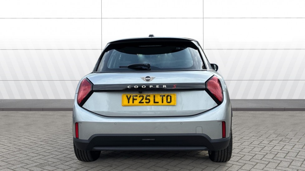 MINI Cooper 2.0 S Classic 5dr Auto Petrol Hatchback - Image 6