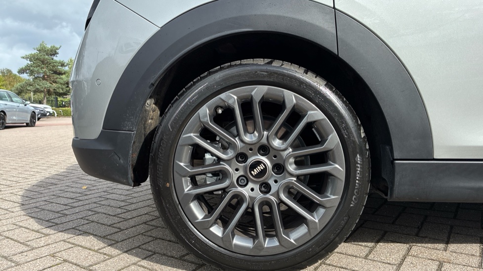 MINI Cooper 2.0 S Classic 5dr Auto Petrol Hatchback - Image 7