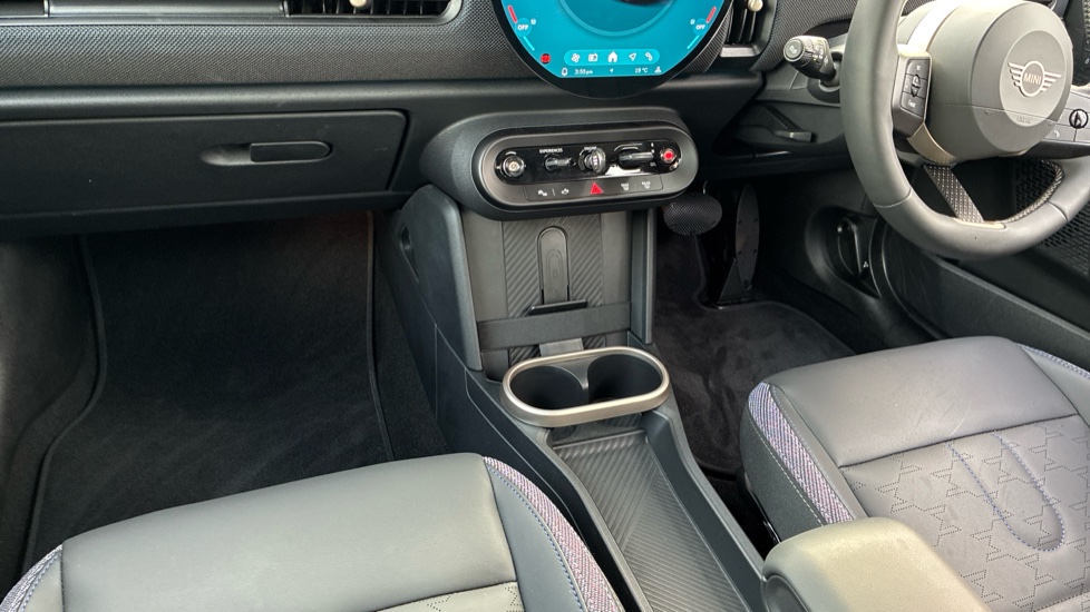 MINI Cooper 2.0 S Classic 5dr Auto Petrol Hatchback - Image 13