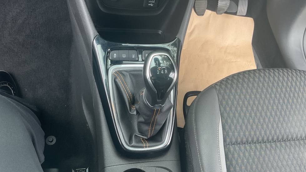 Vauxhall Crossland X 1.2T ecoTec [110] Elite Nav 5dr [Start Stop] Petrol Hatchback - Image 13