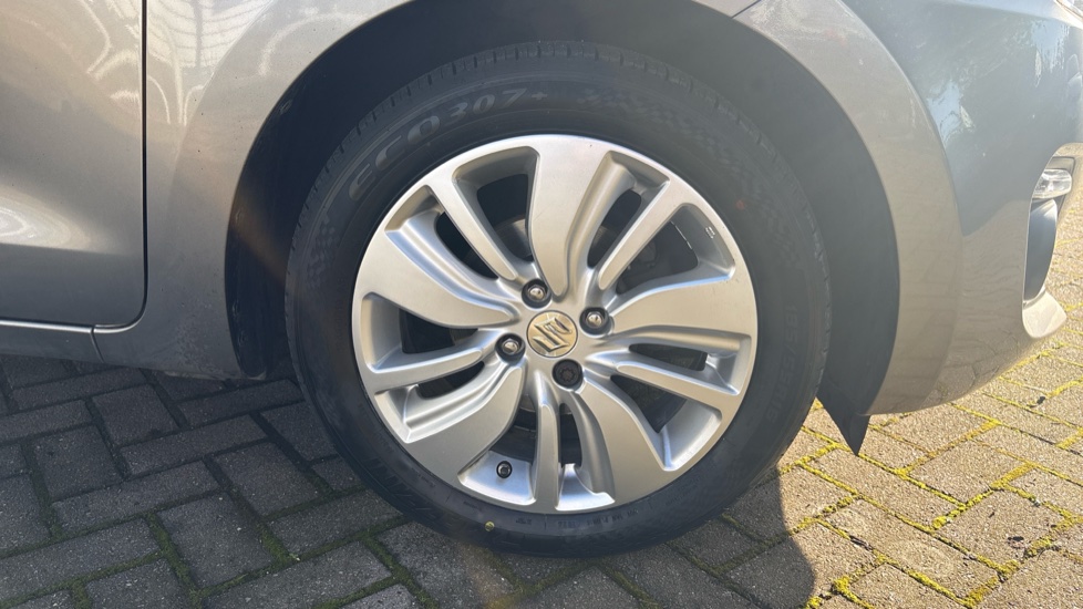 Suzuki Swift 1.0 Boosterjet SZ-T 5dr Petrol Hatchback - Image 21