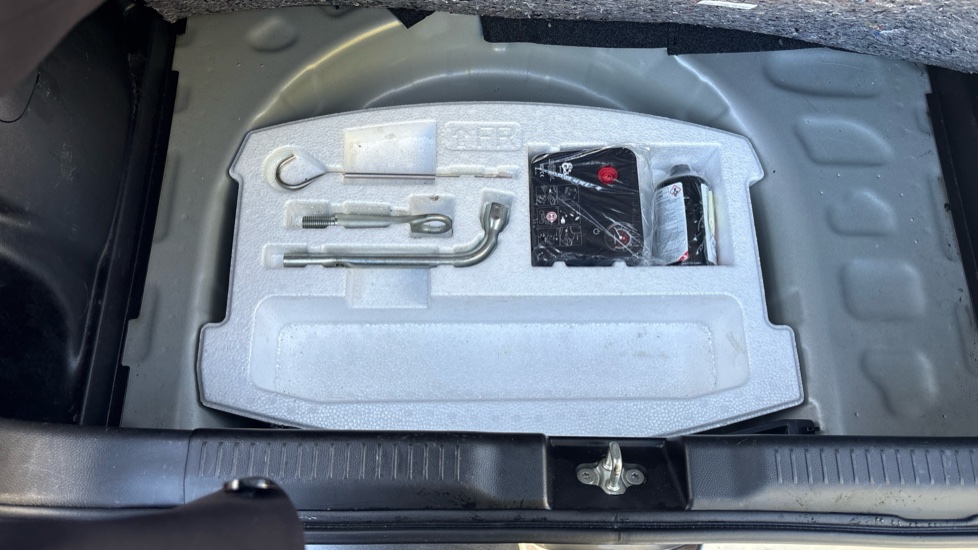 Suzuki Swift 1.0 Boosterjet SZ-T 5dr Petrol Hatchback - Image 28