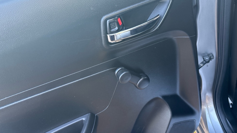 Suzuki Swift 1.0 Boosterjet SZ-T 5dr Petrol Hatchback - Image 31