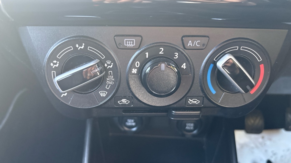 Suzuki Swift 1.0 Boosterjet SZ-T 5dr Petrol Hatchback - Image 33