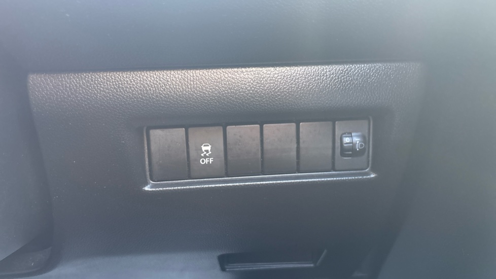 Suzuki Swift 1.0 Boosterjet SZ-T 5dr Petrol Hatchback - Image 35