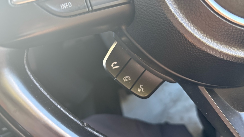 Suzuki Swift 1.0 Boosterjet SZ-T 5dr Petrol Hatchback - Image 45
