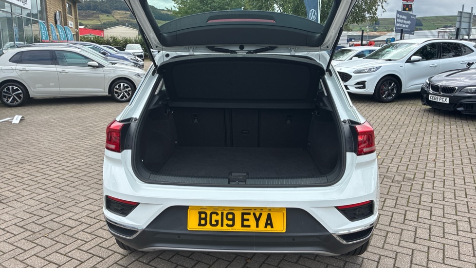 Volkswagen T-Roc 1.0 TSI SE 5dr Petrol Hatchback - Image 4