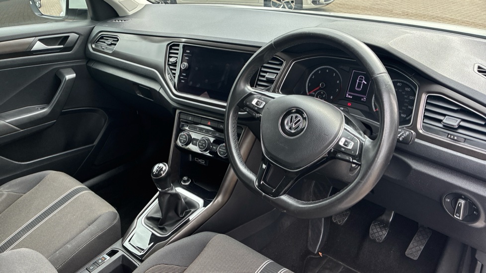 Volkswagen T-Roc 1.0 TSI SE 5dr Petrol Hatchback - Image 11