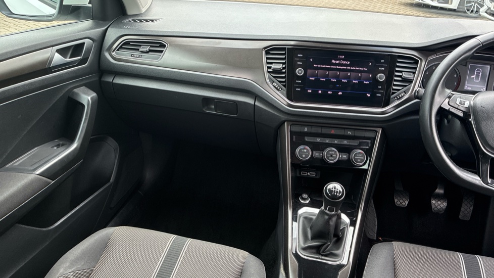 Volkswagen T-Roc 1.0 TSI SE 5dr Petrol Hatchback - Image 14