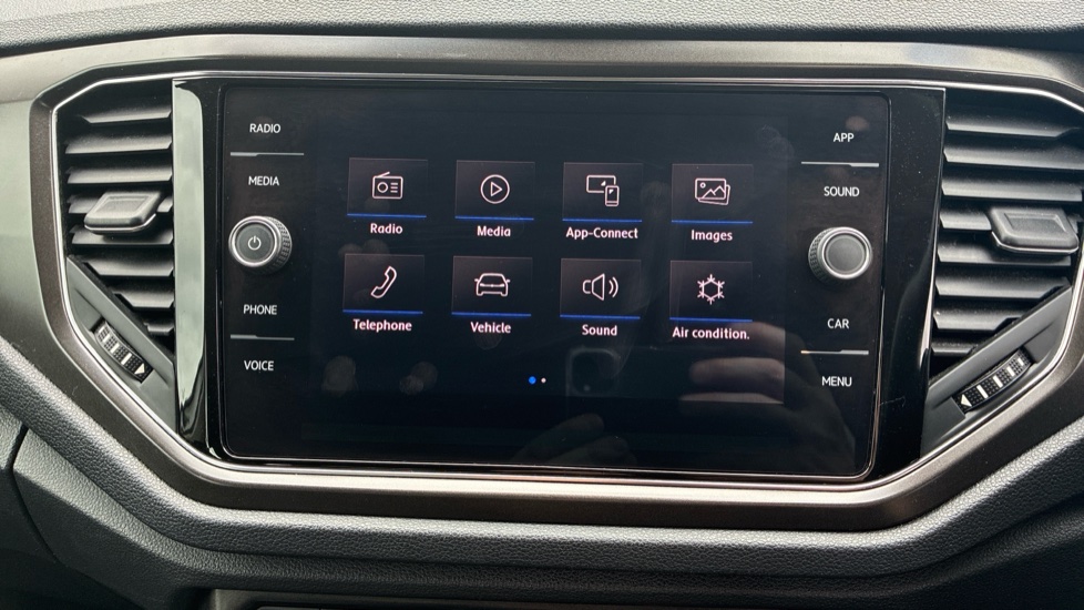 Volkswagen T-Roc 1.0 TSI SE 5dr Petrol Hatchback - Image 30