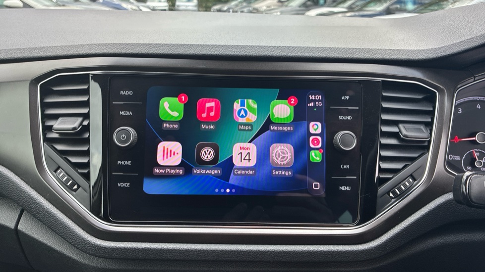 Volkswagen T-Roc 1.0 TSI SE 5dr Petrol Hatchback - Image 32