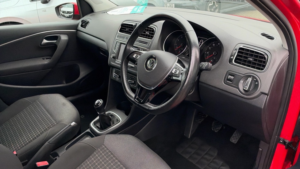 Volkswagen Polo 1.2 TSI SE 5dr Petrol Hatchback - Image 11