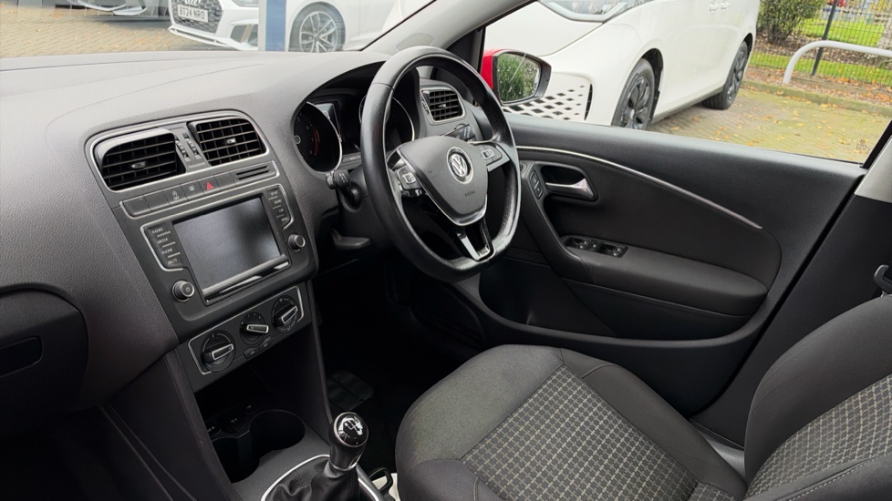 Volkswagen Polo 1.2 TSI SE 5dr Petrol Hatchback - Image 14