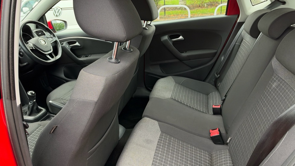 Volkswagen Polo 1.2 TSI SE 5dr Petrol Hatchback - Image 16
