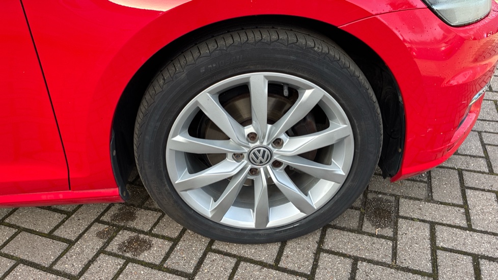 Volkswagen Golf 1.5 TSI EVO 150 GT 5dr DSG Petrol Hatchback - Image 39