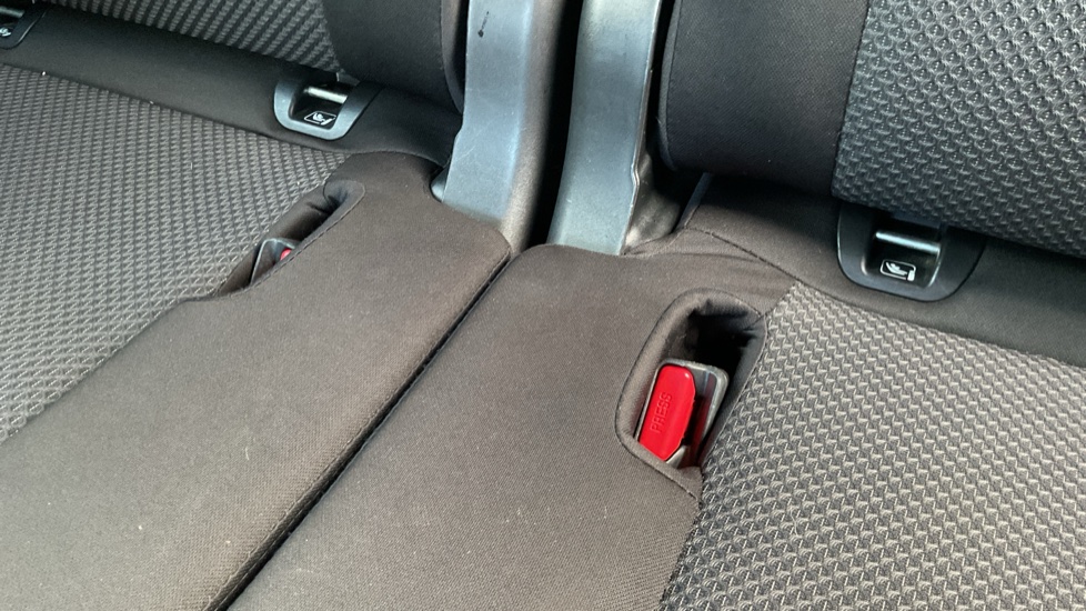 Suzuki Ignis 1.2 Dualjet SZ-T 5dr Petrol Hatchback - Image 17
