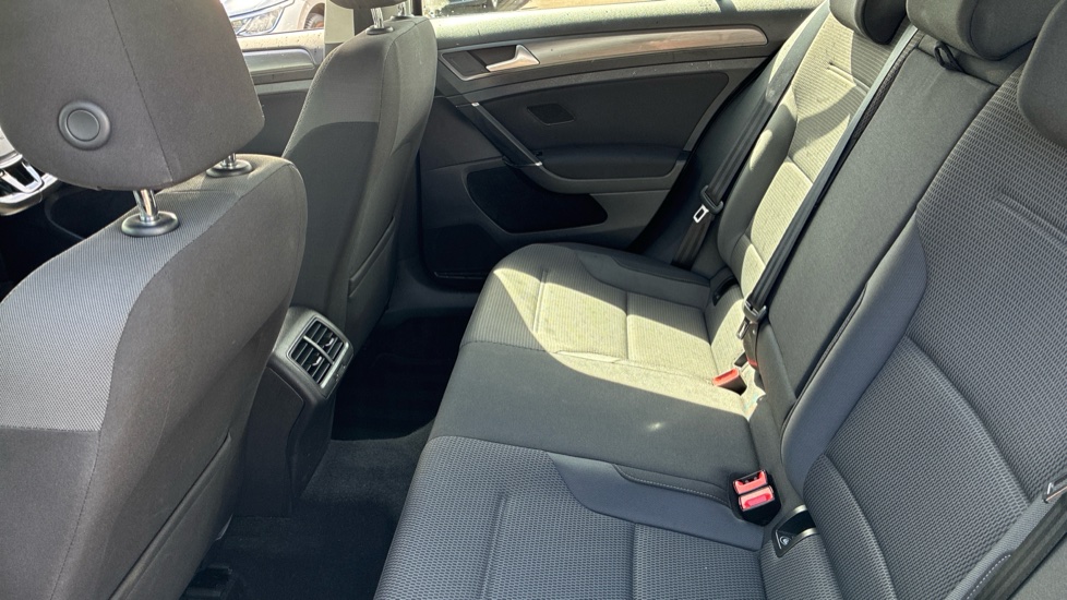 Volkswagen Golf 1.4 TSI SE [Nav] 5dr Petrol Hatchback - Image 16