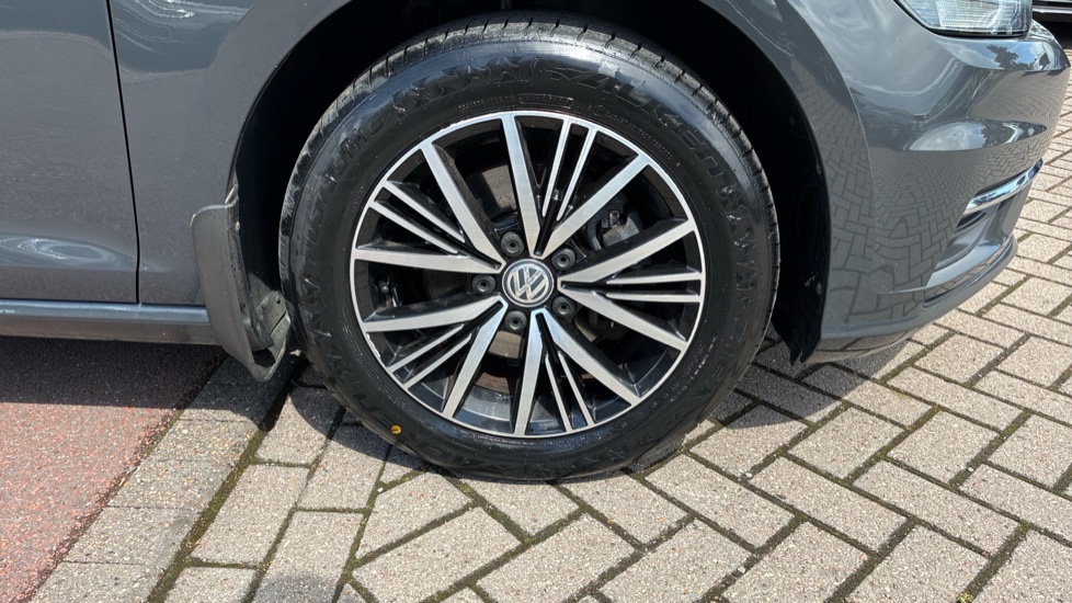 Volkswagen Golf 1.4 TSI SE [Nav] 5dr Petrol Hatchback - Image 41