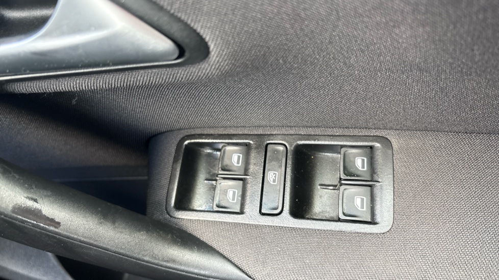 Volkswagen Polo 1.0 75 SE 5dr Petrol Hatchback - Image 28