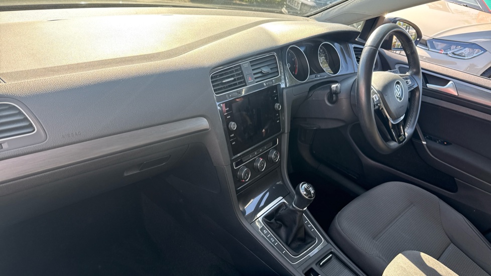 Volkswagen Golf 1.4 TSI SE [Nav] 5dr Petrol Hatchback - Image 9